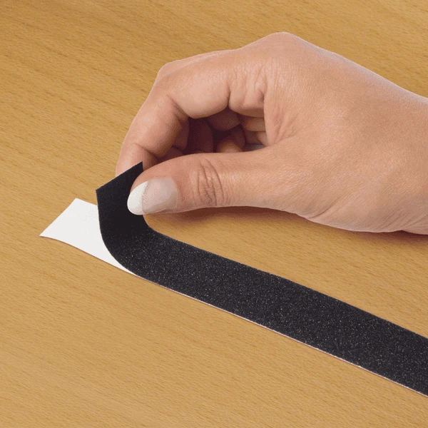 REER Cinta Antideslizante Autoadhesiva 5m (80135) 3 REER Cinta Antideslizante Autoadhesiva 5m (80135) - Imagen 3